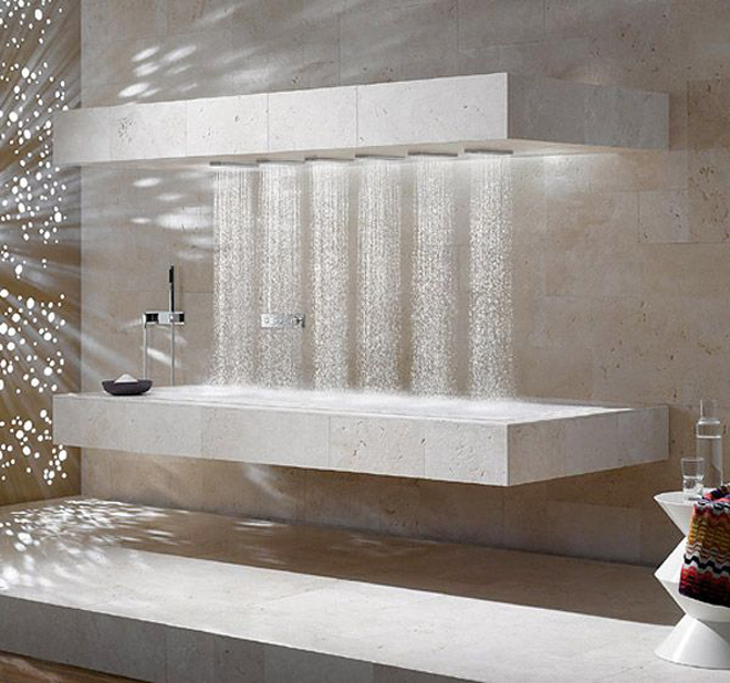 Các nhà thiết kế đã nghĩ ra rất nhiều kiểu vòi tắm hoa sen để chủ nhà ​ tận hưởng được những phút thư giãn nhất