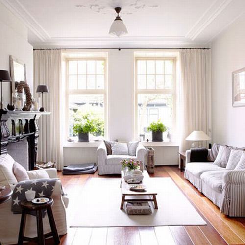 Mùa hè, phòng khách nên bố trí nội thất thoáng đãng, mang lại sự thoải mái khi sử dụng