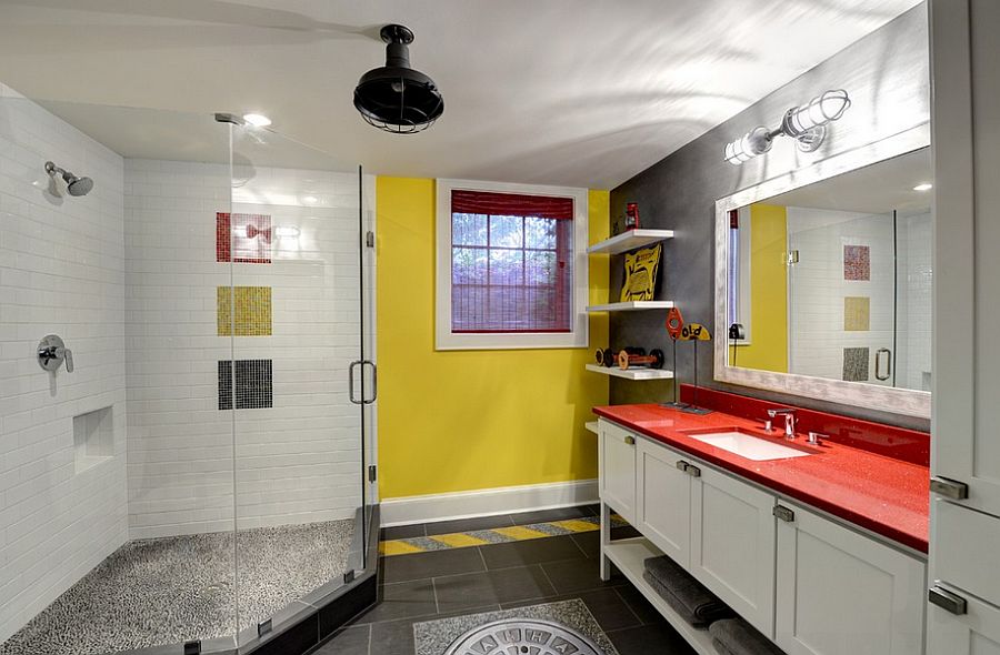 Phòng tắm ấm cúng với màu vàng